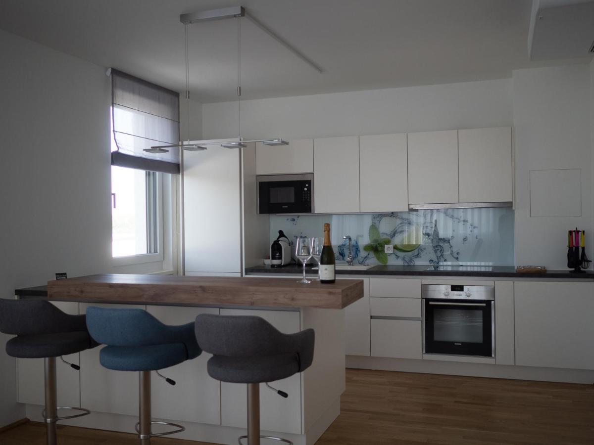 Rooftop Tulln Operated By Revliving Тульн Экстерьер фото